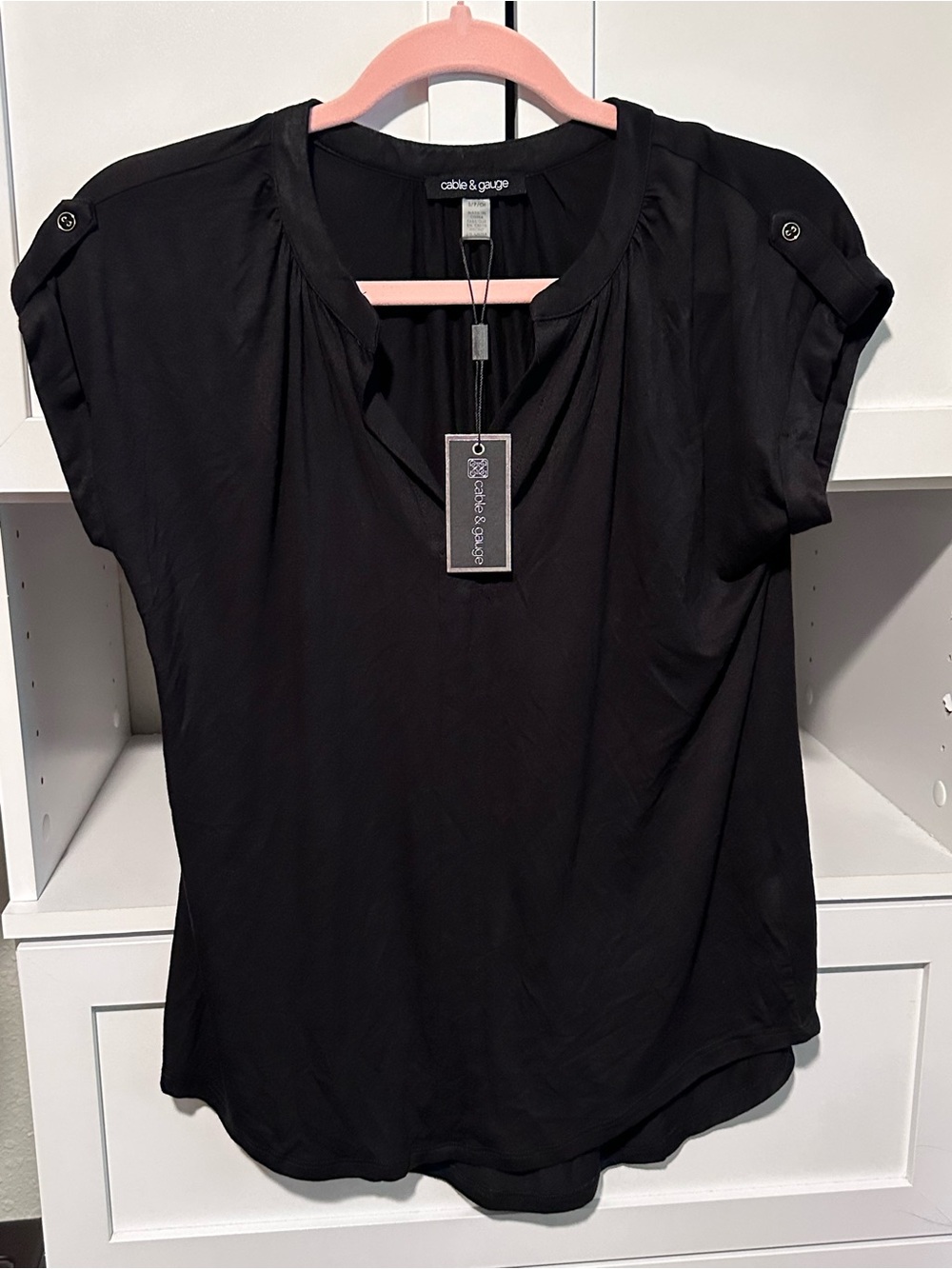 NWT Cable & Gauge Black Ruched Short Sleeve Blouse Size Small